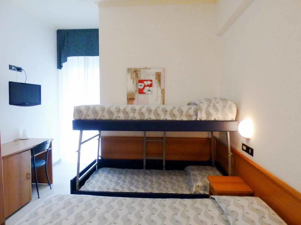 Hotel Sunset リミニ エクステリア 写真